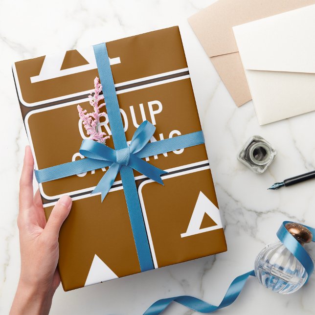 Grupp Camping Skylt Presentpapper (Skapare uppladdad)