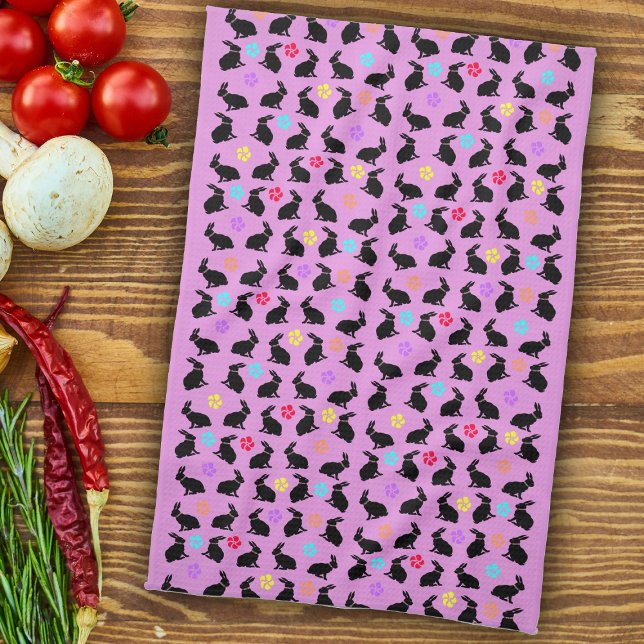 Grupp Vår Black Sitta Rabbits Flowers Rosa Kökshandduk (black silhouette rabbits colourful flowers on pink kitchen towel for spring or Easter.)