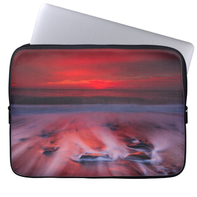 Gryning över det stormiga havet laptop fodral (Framsidan)