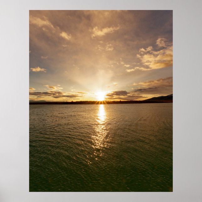 Gryning över Lago Argentino i Patagonien Poster (Framsidan)