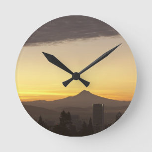 Gryning över Portland och Mt. Hood, Oregon Rund Klocka