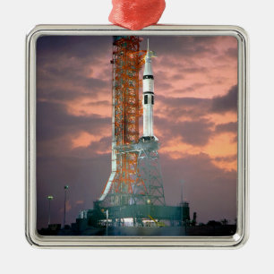 Gryningavbrott bak ASTP Saturn IB CDDT Julgransprydnad Metall