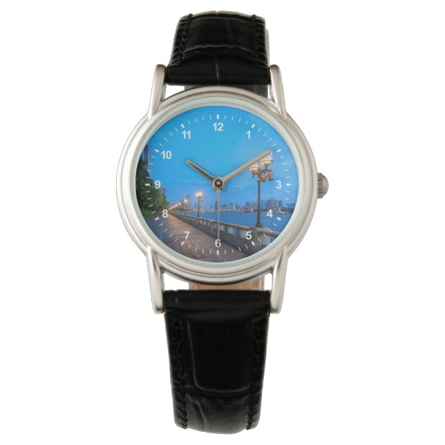 Guangzhou City Vattenfront Armbandsur (Framsida)