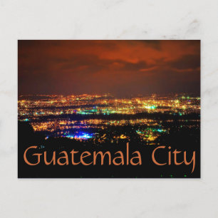 Guatemala City, Guatemala, C.A. på natten. Vykort