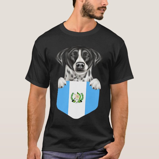 Guatemala Flag Pointer Dog In Pocket T Shirt (Framsida)