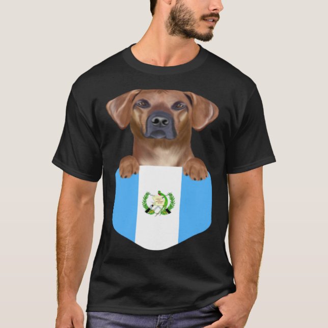 Guatemala Flag Rhodesian Ridgeback Dog In Pocket T Shirt (Framsida)