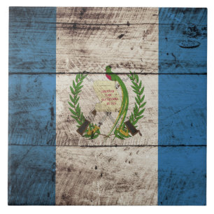 Guatemala flagga på gammalt Wood korn Kakelplatta