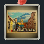 Guatemala prydnadvintage resor julgransprydnad metall<br><div class="desc">En kall vintagestilGuatemala prydnad som presenterar den Santa Catalina bågen i Antigua.</div>