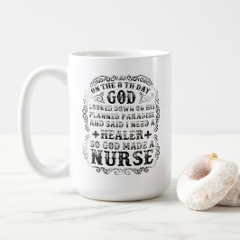 Gud Made A Nurse Kaffemugg