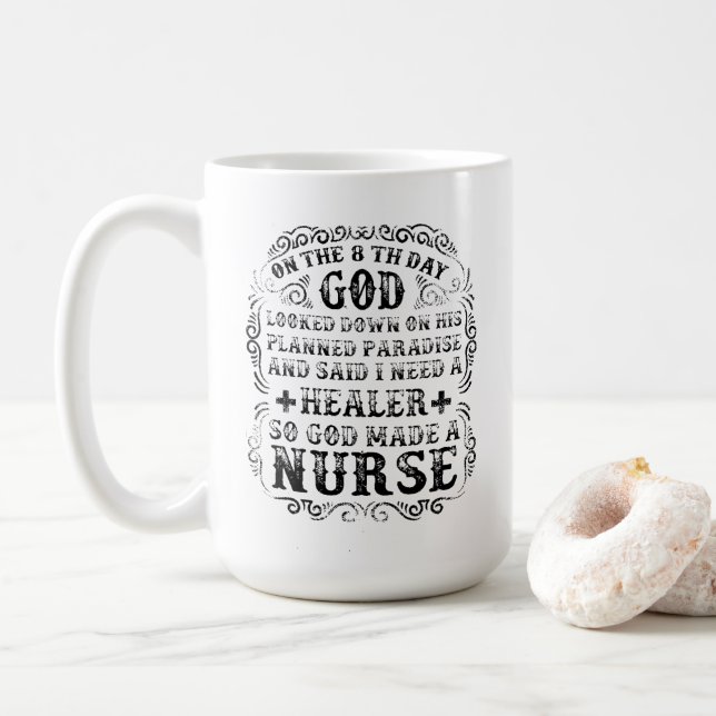 Gud Made A Nurse Kaffemugg (Med munk)