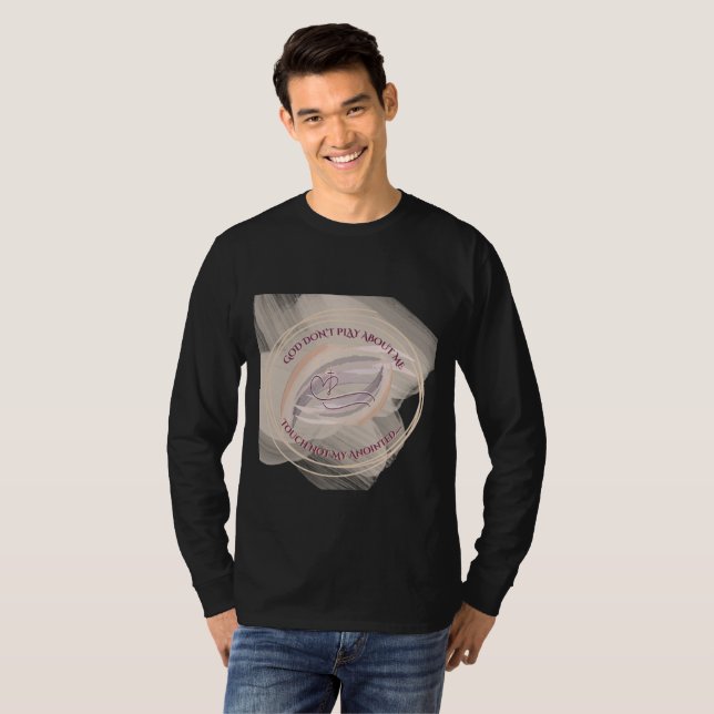 Gud Skämtar Inte Med Mig T-Shirt (Hel framsida)