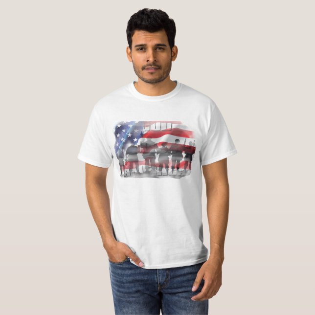 Gud välsigne Amerika soldater på flaggan T Shirt (Hel framsida)