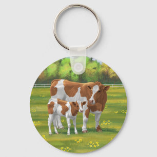 Guernsey Cow & Cute Calf på sommarbetesmark Nyckelring