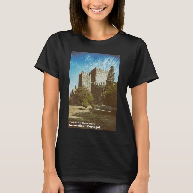 Guimaraes Castle. T Shirt (Framsida)