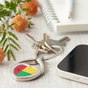 Guinea-Bissau flagga Twisted Heart Silverfärgad Nyckelring