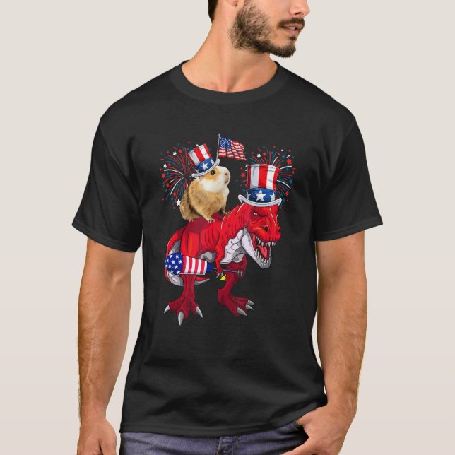 Guinea Pig Ridding T-Rex 4th Of July Fireworks Lov T Shirt (Framsida)