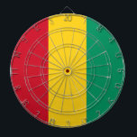 Guineas flagga (Afrikas Land) Darttavla<br><div class="desc">Detta mönster är utmärkande för Guineas flagga (officiellt känd som Republiken Guinea, i Fransk "République de Guinée"), som är land vid kusten i Afrika. Guinea kallades tidigare Fransk Guinea (i Fransk Guinée française), och det moderna land i Guinea kallas ibland Guinea-Conakry för att skilja landet från andra land med Guinea...</div>