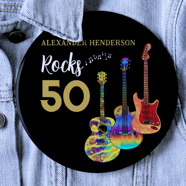 Guitar 50:e Födelsedagsfesten Anpassningsbar 50 St Knapp (Custom Rocks 50 cool black and gold 50th birthday button with funky psychedelic guitar illustrations)