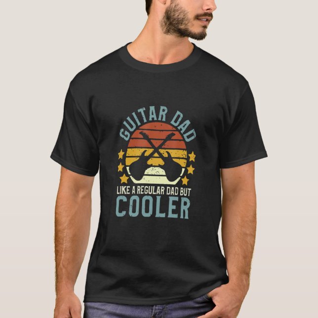 Guitar Dad like a regular Dad but Cooler retro vin T Shirt (Framsida)