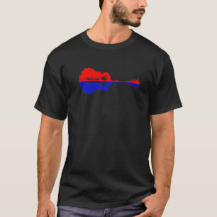 Guitar liggande - skyltinreflektion träd City Red T Shirt