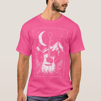 Guitar och berg under en Himmel-stjärtskampa T Shirt