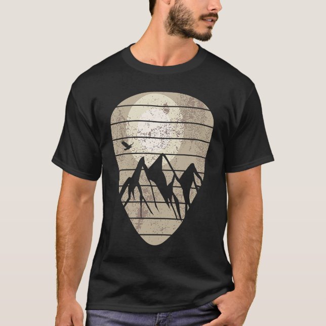 Guitar Pick Mountain Cool Guitar Player Guitarist  T Shirt (Framsida)