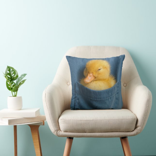 Gul Ankunge I en Blå T-Shirt Ficka Kudde (Stol)