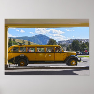 Gul buss, Yellowstone nationalpark, Wyoming Poster