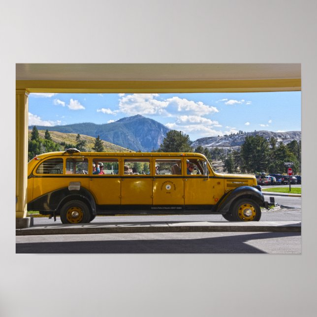 Gul buss, Yellowstone nationalpark, Wyoming Poster (Framsidan)