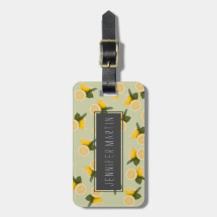 Gul citrus citronfrukt på blek limefruktgrönt bagagebricka