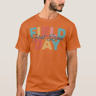 Gul fält dag 1:a första klass lärare ki t shirt