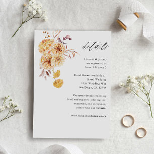 Gul gyllene blomsterdetaljer bifogad kort
