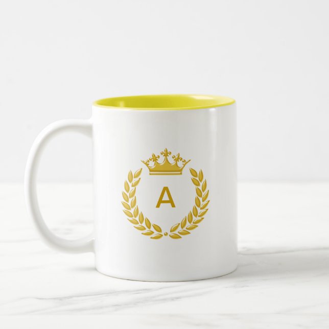 Gul monogram & krona med lagerblad  Två-Tonad mugg (Vänster)