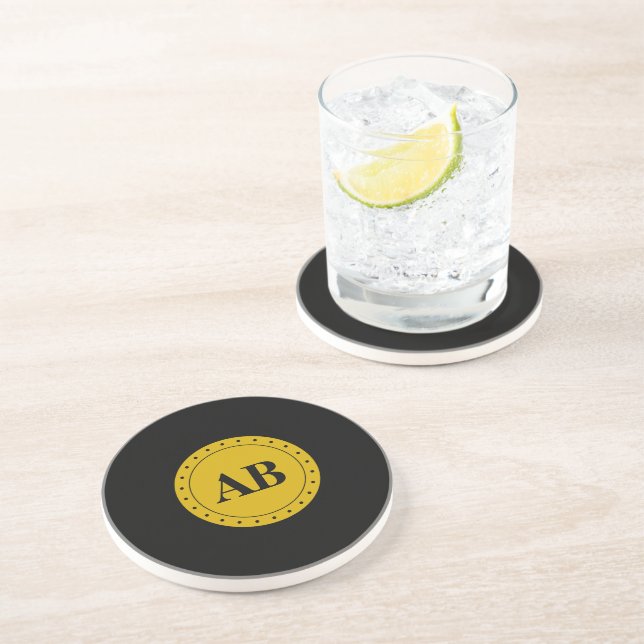 Gul monogramdesign underlägg sandsten (Sidan)