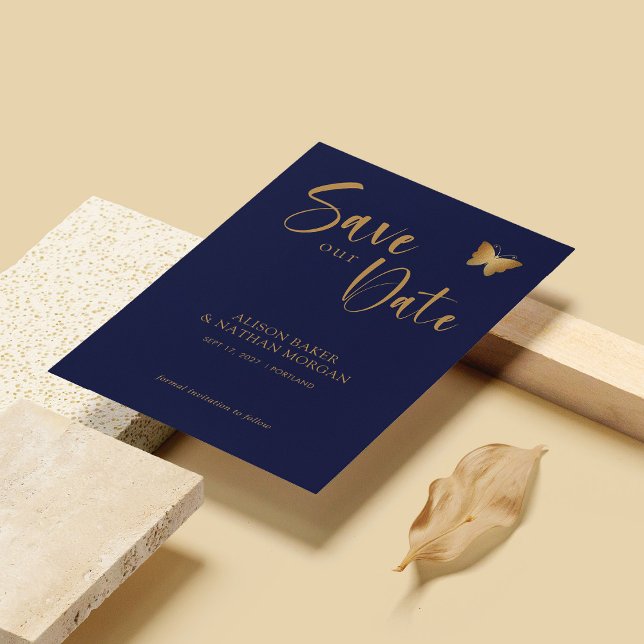 Gul och Guld-skript: Glitter Butterfly Bröllop Spara Datumet (Personalized Navy Blue & Gold Script: Glitter Butterfly Wedding Save The Date)