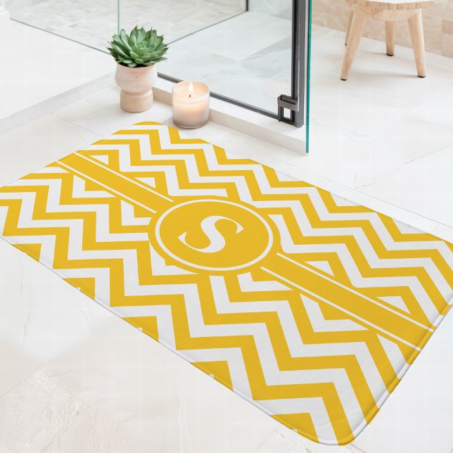Gul Och Vit Chevron Monogram Badrumsmatta (Skapare uppladdad)