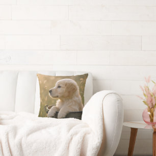 Gul Retriever Valp i en Metallhink Kudde