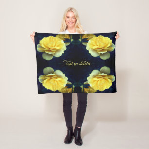 Gul ros blomma i Personligen Bloom Fleecefilt