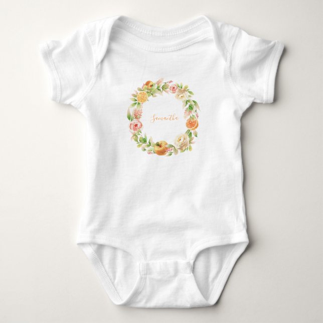 Gul ros Blommigt Greenery Girl Baby Shower T Shirt (Framsida)