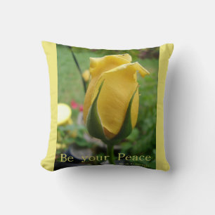 Gul ros Bud Peace Inspiration Quote Cushion Kudde