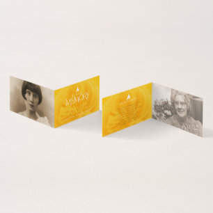 Gul ros dikt-minneskortet är begravet i minnet kort