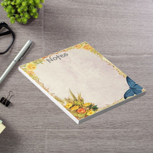 Gul ros och Blue Butterfly Small Personlig Anteckningsblock (Yellow Rose and Blue Butterfly Small Personalized Notepad)