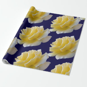 Gul ros petals presentpapper