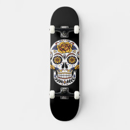 Gul ros Sugar Skull på svart skateboard