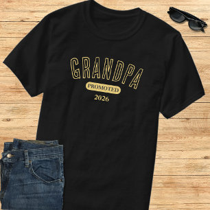 Gul & Svart Befordrad Till Farfar Etab. År 2026 T Shirt