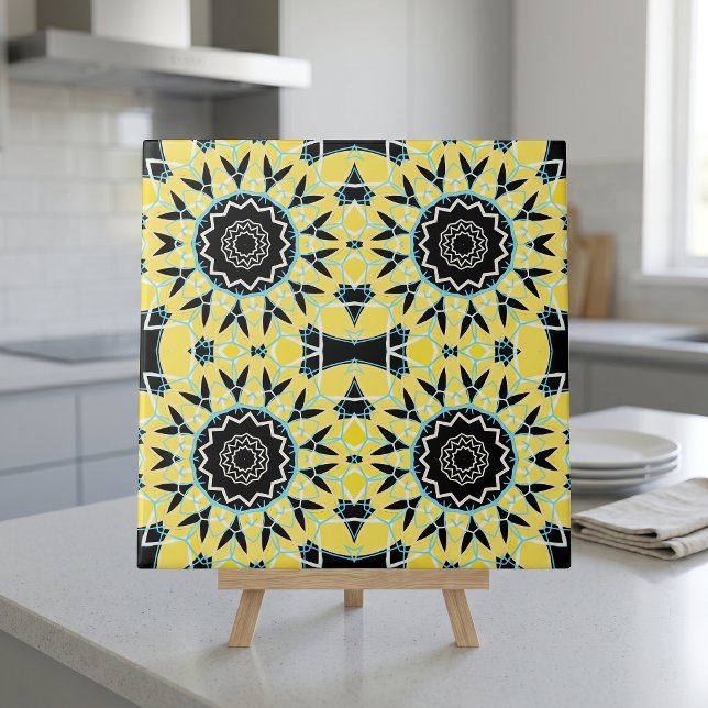 Gul Svart Mozaik Geometrisk Mandala Mönster Kakelplatta (Skapare uppladdad)