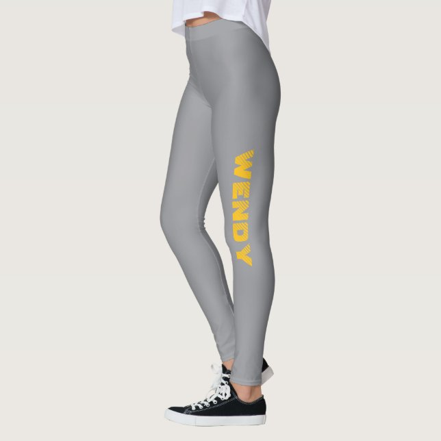 Gul urblekt anpassad text på grå  leggings (Vänster)
