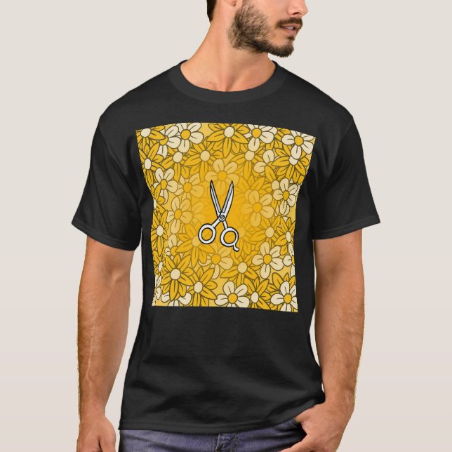 Gula blommor och Barbersaxar. T Shirt (Framsida)