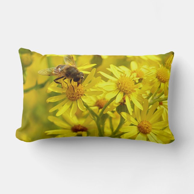 Gula blommor och ett bidekorativt Dekorativ kudde (Framsida)