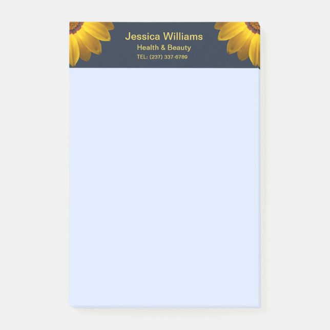 Gula blommor på marinblått bakgrundsmonogram post-it block (Framsida)
